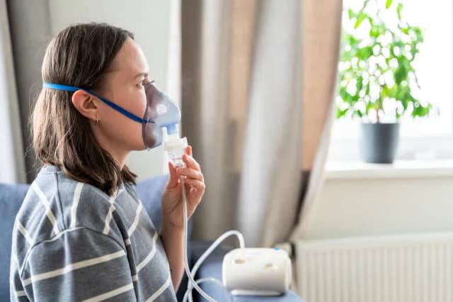 Czy inhalacje z soli można robić na noc? Sprawdź, co musisz wiedzieć Czy inhalacje z soli można robić na noc? Sprawdź, co musisz wiedzieć