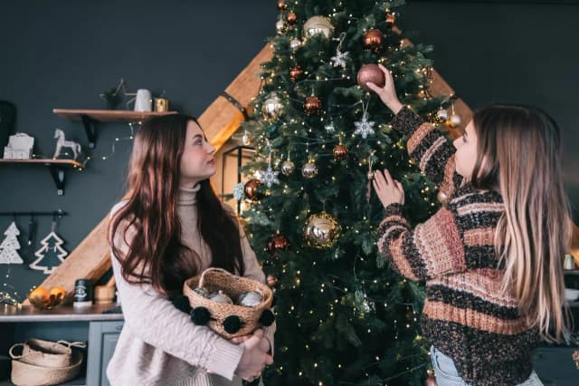 Czy choinka może uczulać? Objawy alergii i jak ich unikać Czy choinka może uczulać? Objawy alergii i jak ich unikać