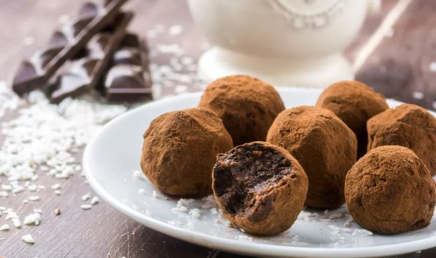 Czy cukierki trufle mają alkohol? Sprawdź, co musisz wiedzieć Czy cukierki trufle mają alkohol? Sprawdź, co musisz wiedzieć