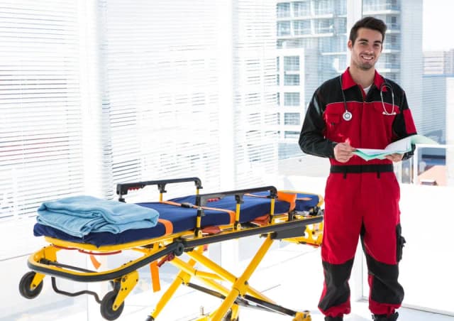 Jak zostać ratownikiem medycznym? Kluczowe kroki i wymagania Jak zostać ratownikiem medycznym? Kluczowe kroki i wymagania